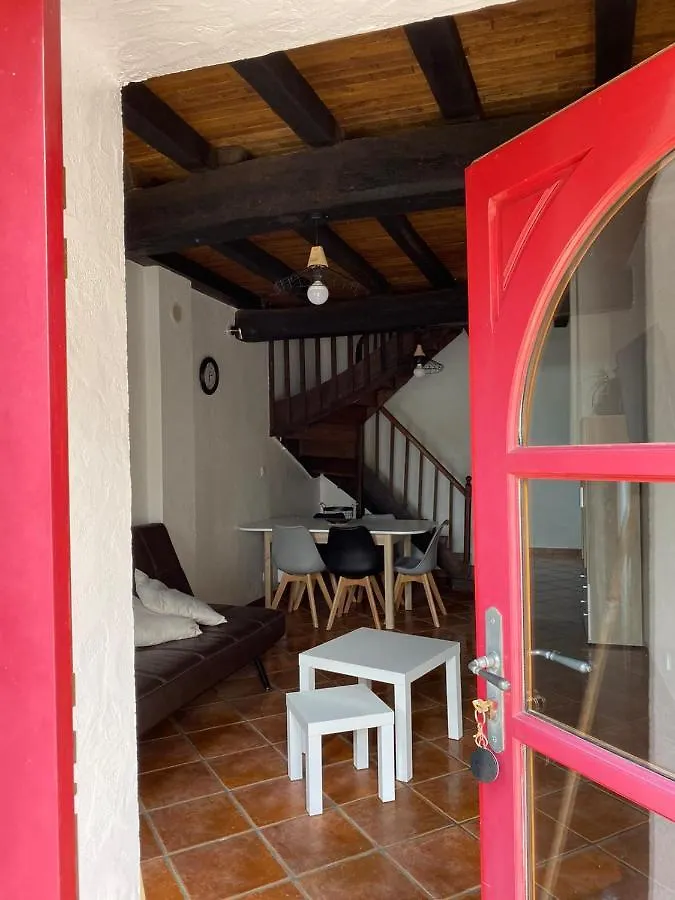 Gite Le Ty Laouen Concoret 0*,  France